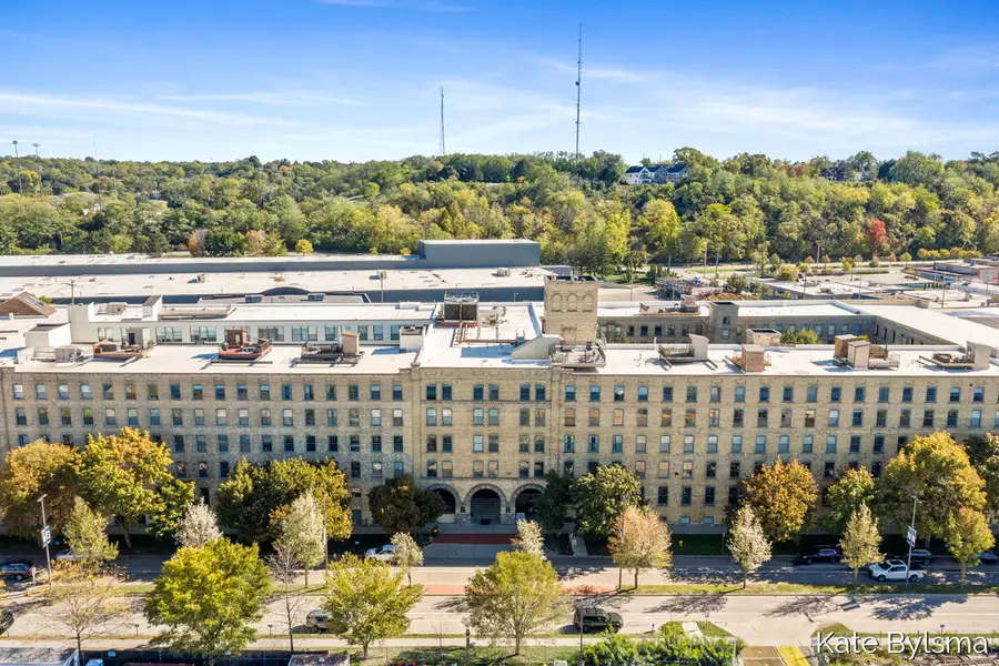 940 Monroe Avenue Nw #418, Grand Rapids, MI 49503 - Image #2