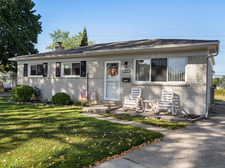 29379 Newport Drive, Warren, MI 48088 - Image #3