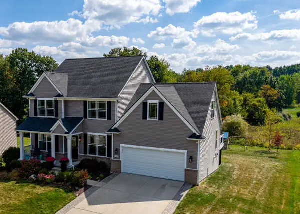 5548 Seney Circle N, Hamburg, MI 48139