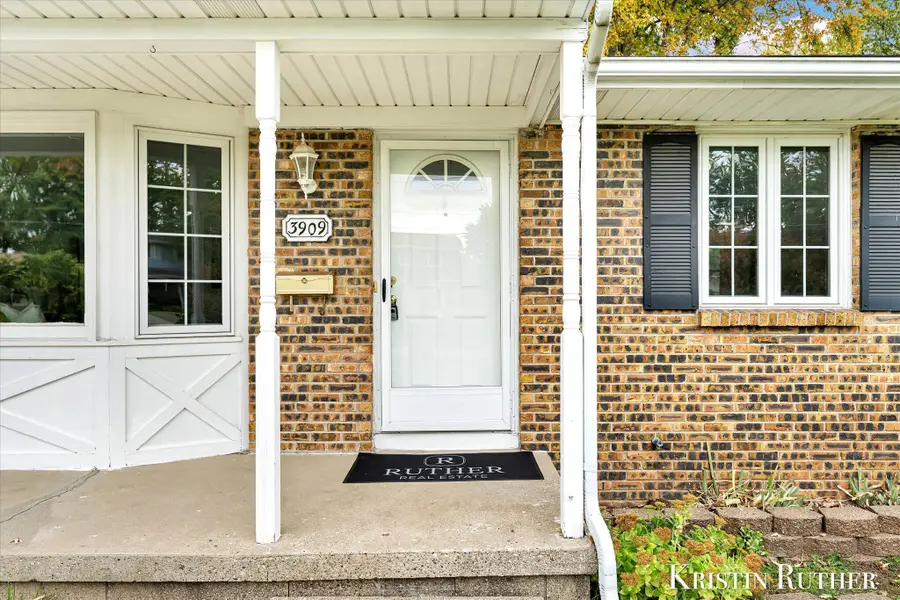 3909 Omaha Street Sw, Grandville, MI 49418 - Image #2