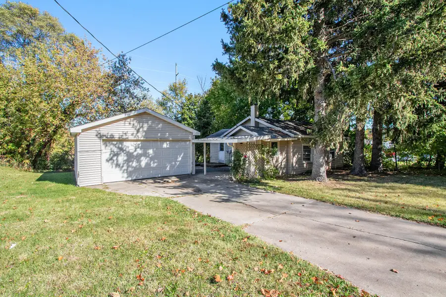 1005 E Front Street, Buchanan, MI 49107 - Image #2