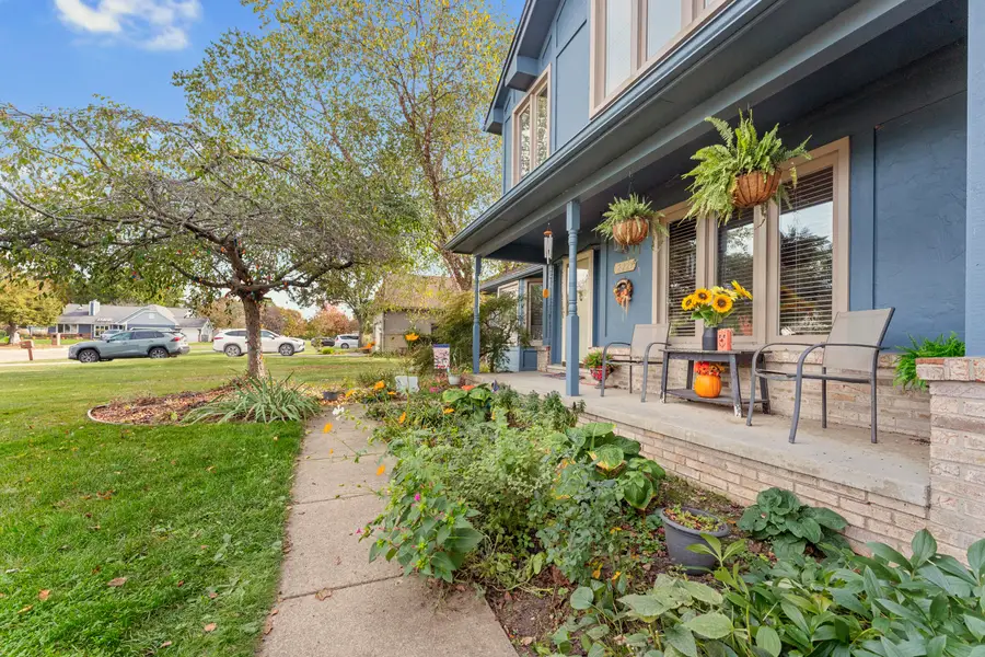 2225 Silvermaple Court, Wixom, MI 48393 - Image #2