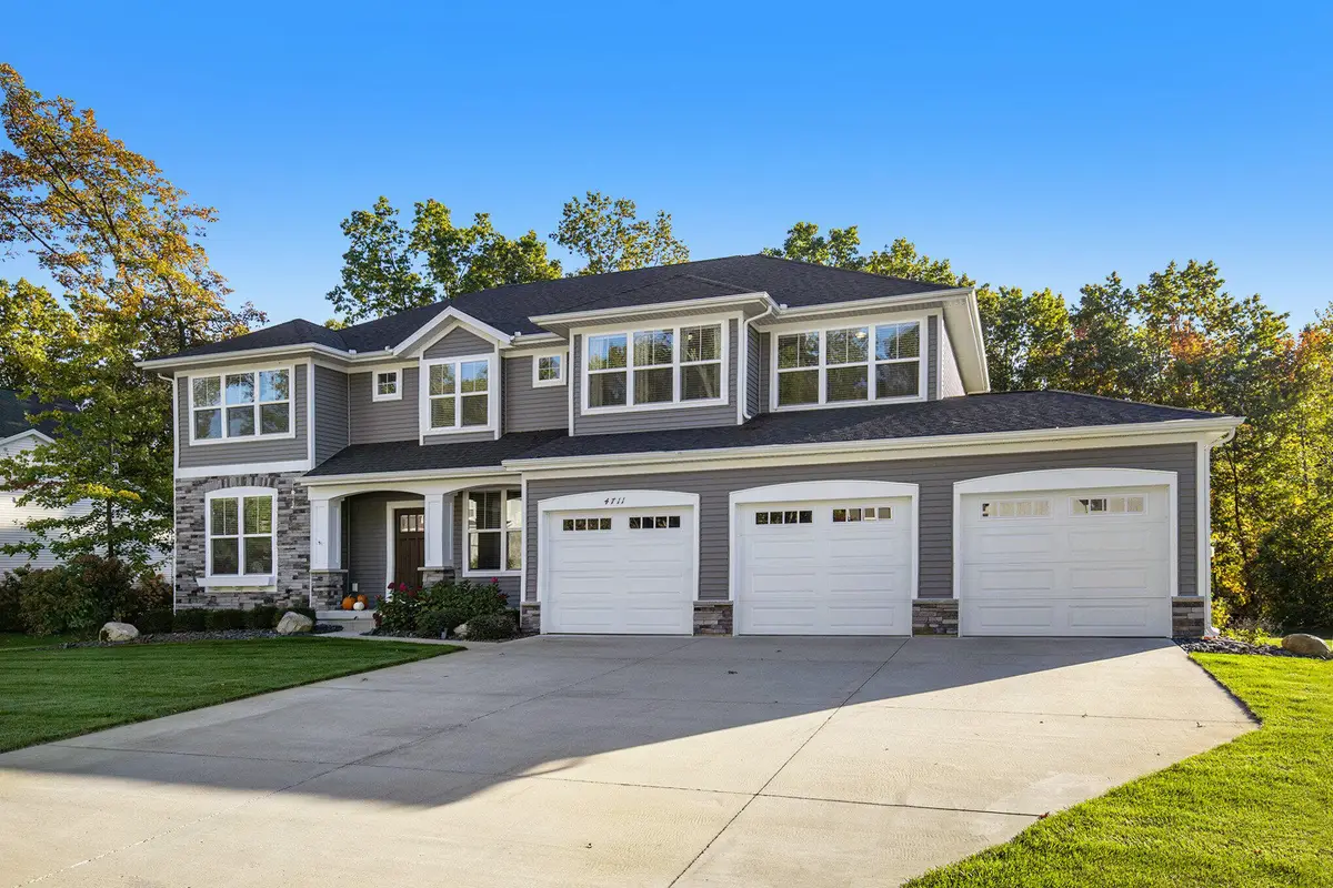 4711 Harbor View Drive Se, Grand Rapids, MI 49512 - Image #1