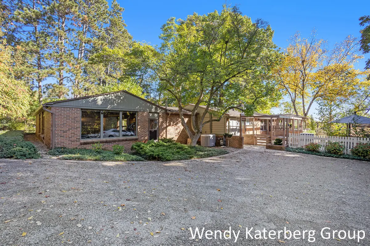 118 Greenridge Drive Nw, Grand Rapids, MI 49544 - Image #1