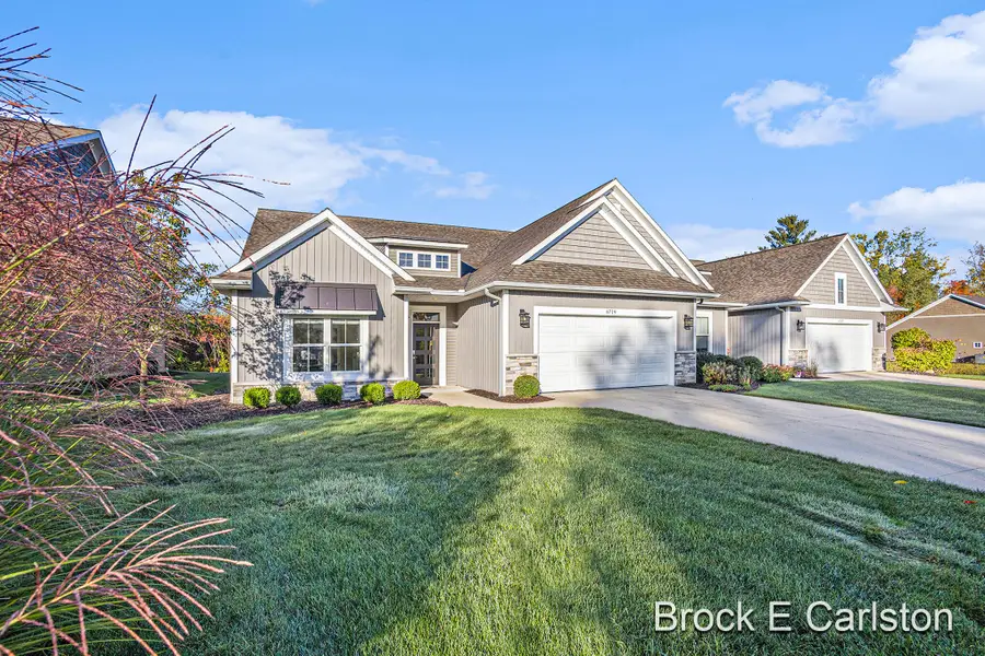 6719 Creekside View Drive Se #11, Grand Rapids, MI 49508 - Image #2