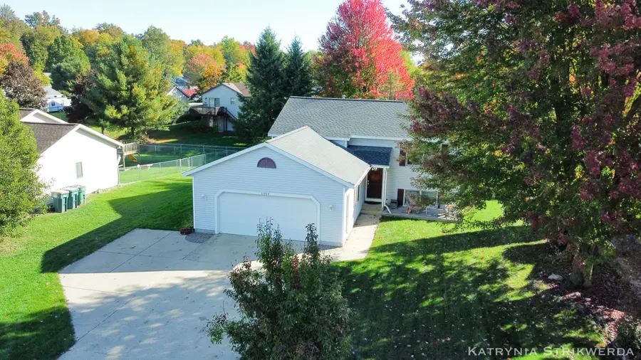 11464 Hunters Meadow Drive, Allendale, MI 49401 - Image #2