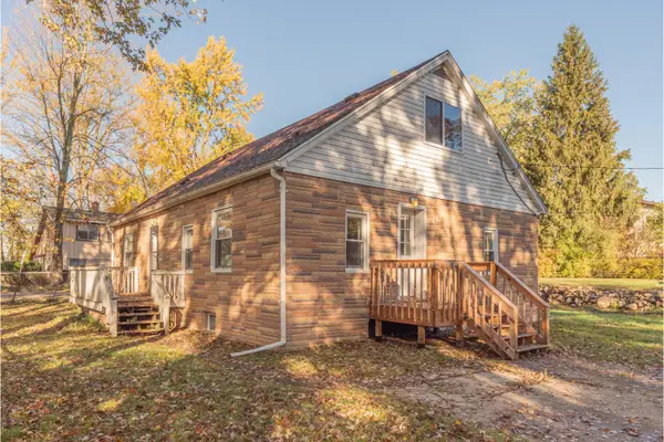 405 Six Mile Road, Whitmore Lake, MI 48189