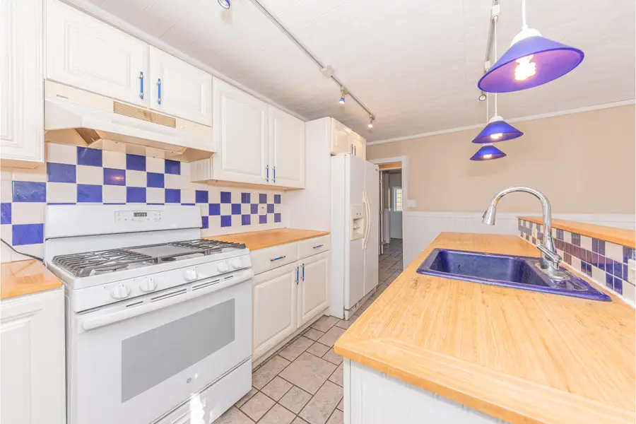 405 Six Mile Road, Whitmore Lake, MI 48189 - Image #3