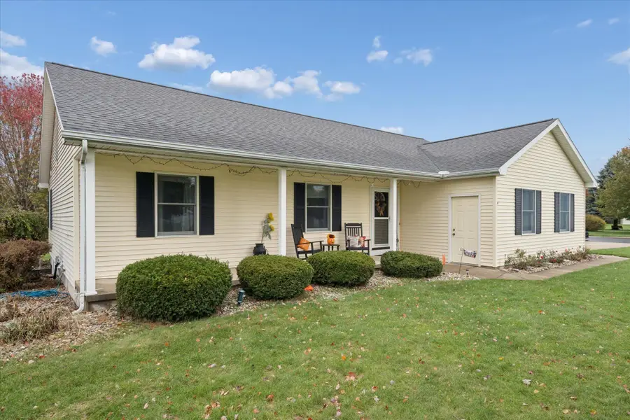 2848 Lone Pine Trail, Charlotte, MI 48813 - Image #2