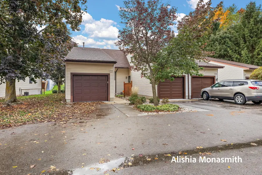 3540 Golfside Drive, Hudsonville, MI 49426 - Image #2