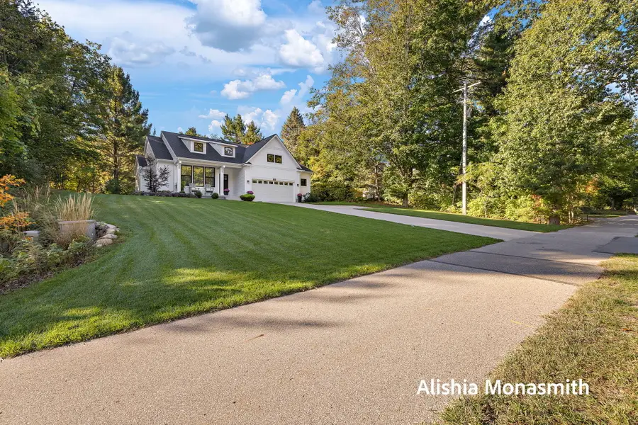 17100 Lincoln Street, Grand Haven, MI 49417 - Image #2