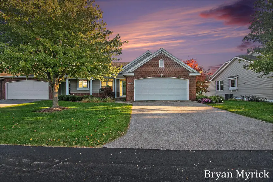6024 Heritage Meadow Drive, Holland, MI 49423 - Image #2