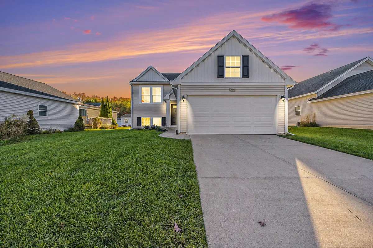 6584 Moss Lake Drive, Hudsonville, MI 49426 - Image #1