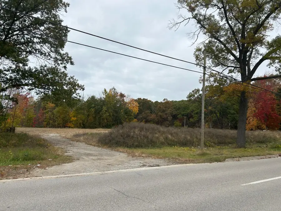 3437 S Getty Street, Norton Shores, MI 49444 - Image #2