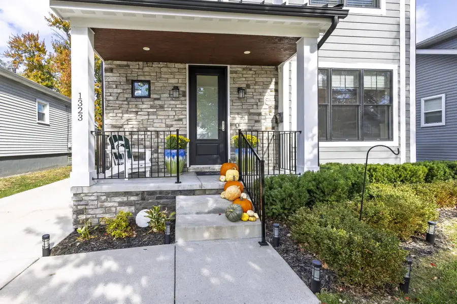 1323 Bennaville Avenue, Birmingham, MI 48009 - Image #3