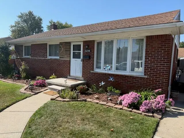 2490 Pinetree Drive, Trenton, MI 48183 - Image #2