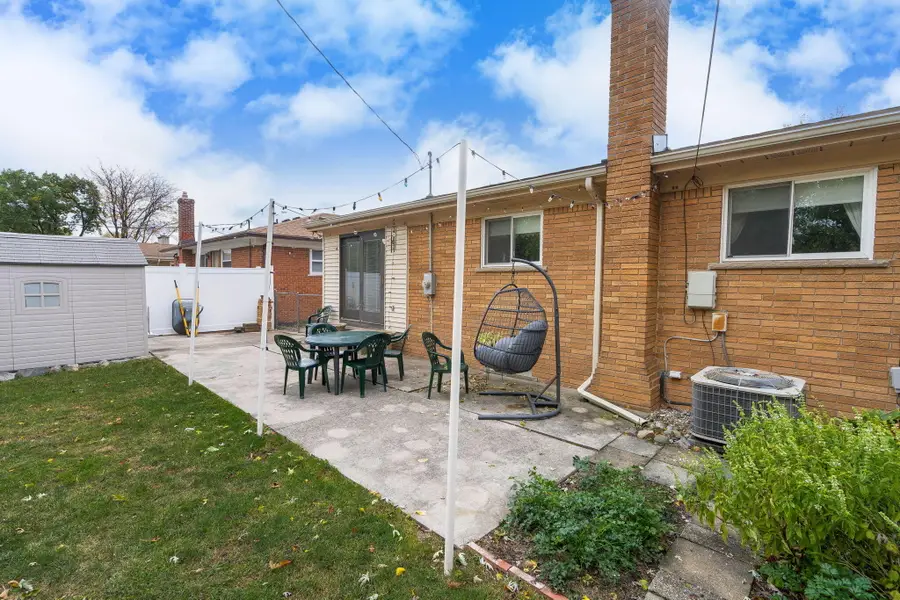 14420 Vernon Street, Oak Park, MI 48237 - Image #2