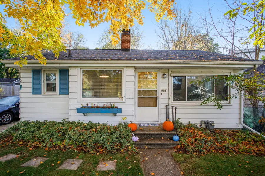 438 Elmhurst Avenue, Parchment, MI 49004 - Image #2