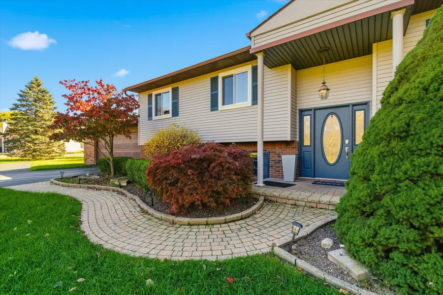 2932 Bogue Creek Drive, Howell, MI 48855 - Image #2