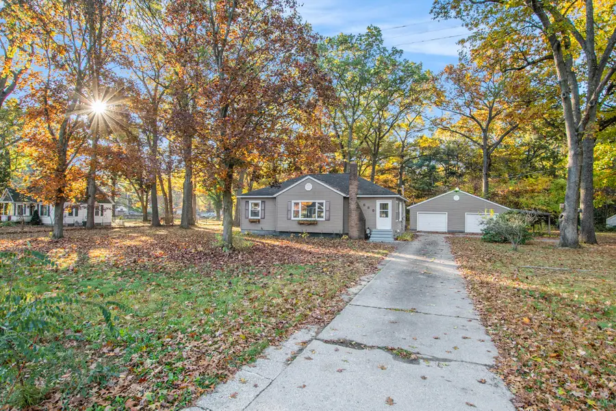 585 W River Road, North Muskegon, MI 49445 - Image #2