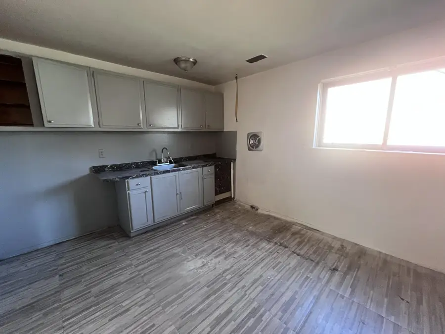 8160 Sussex Street, Detroit, MI 48228 - Image #3