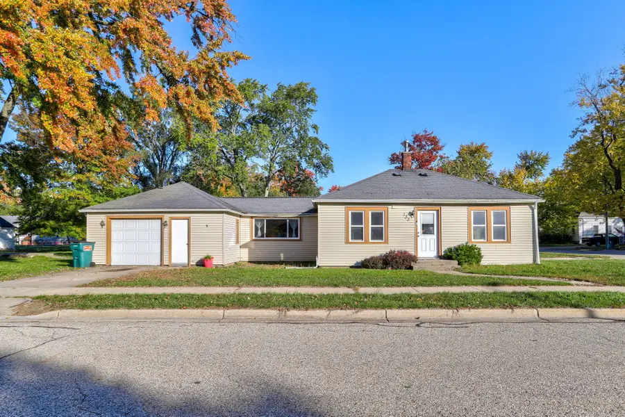 133 W Garfield Avenue, Zeeland, MI 49464 - Image #2