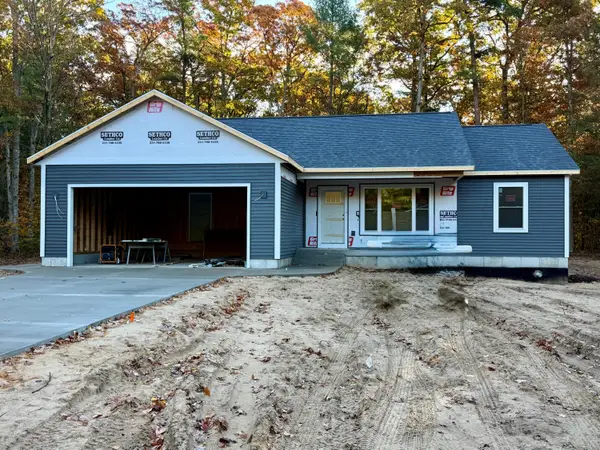 4360 Duck Creek Lane, Whitehall, MI 49461