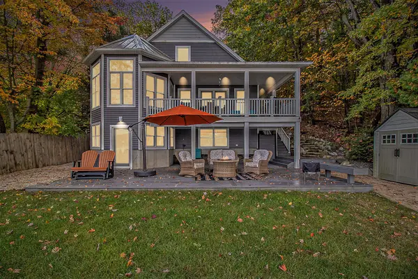 1938 W Hansen Road, Scottville, MI 49454