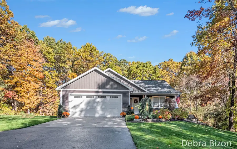 10748 Pine Valley Drive, Greenville, MI 48838 - Image #3