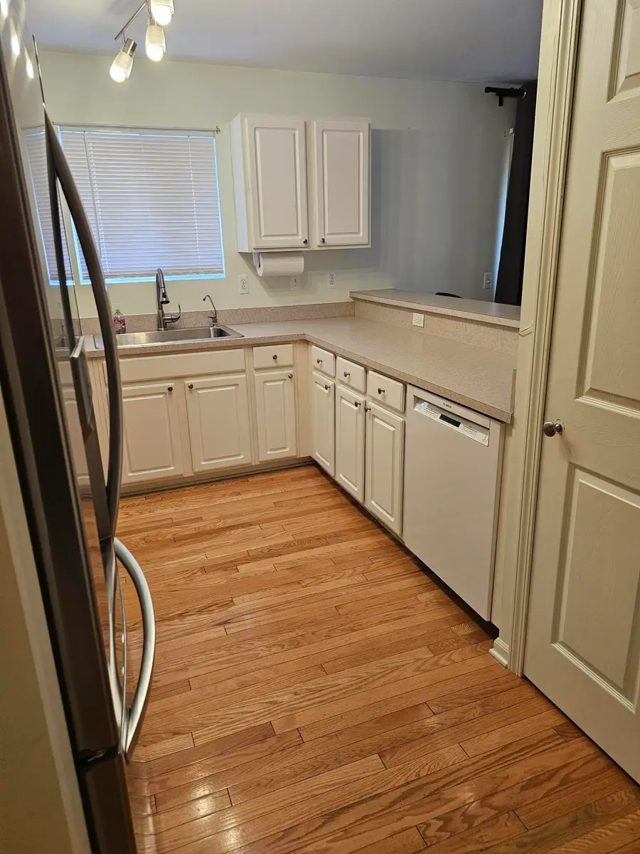 9073 Newport Way Way, Livonia, MI 48150 - Image #2