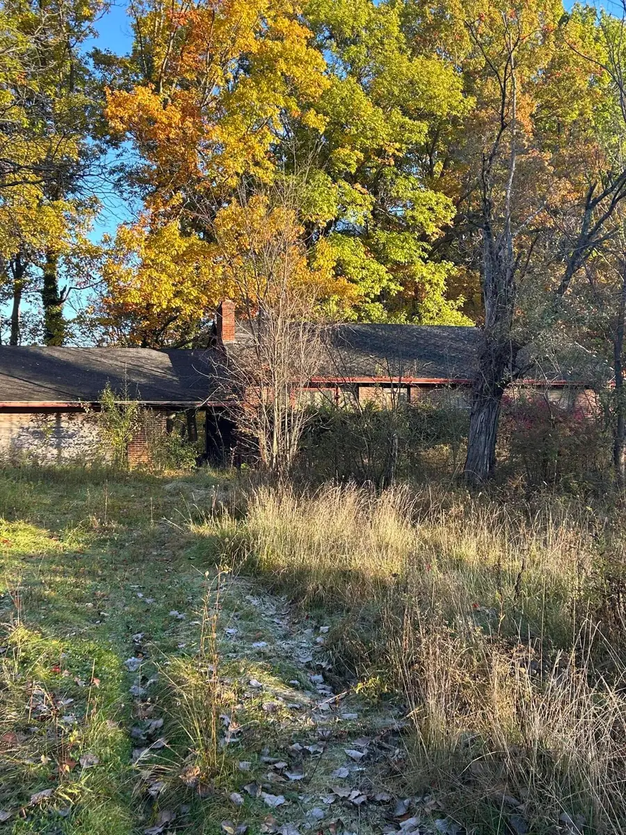 5253 Territorial Road Road, Benton Harbor, MI 49022 - Image #2