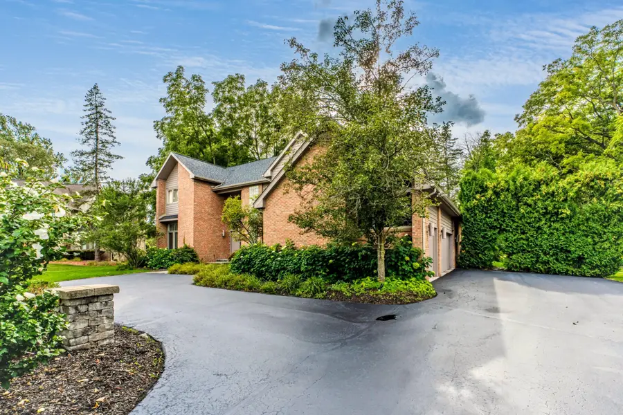 5780 Swan Lake Court, West Bloomfield, MI 48322 - Image #3