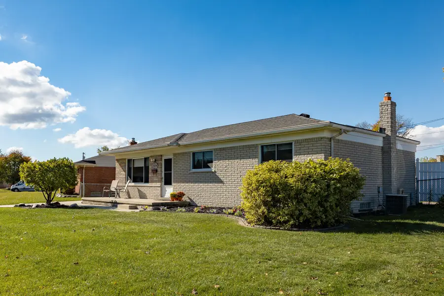 33230 Morrison Court, Sterling Heights, MI 48312 - Image #2