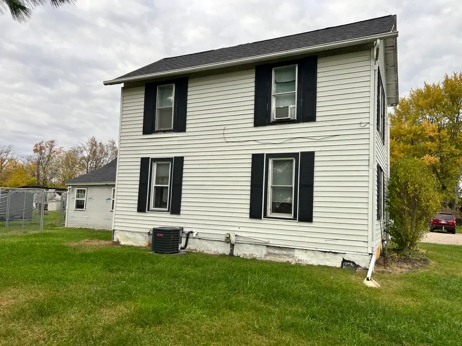 560 S Grand Street, Schoolcraft, MI 49087 - Image #2