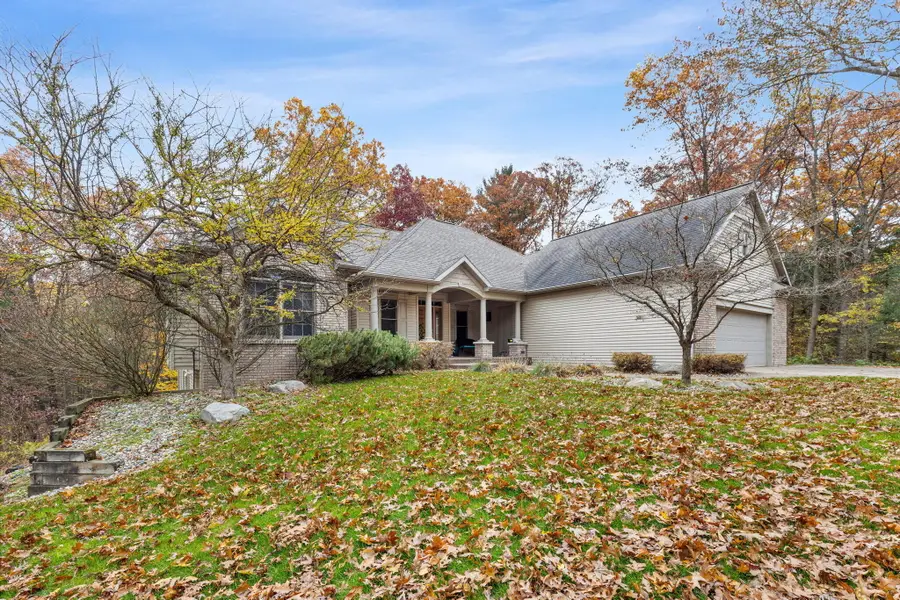 5240 Brookestone Drive Ne, Rockford, MI 49341 - Image #2