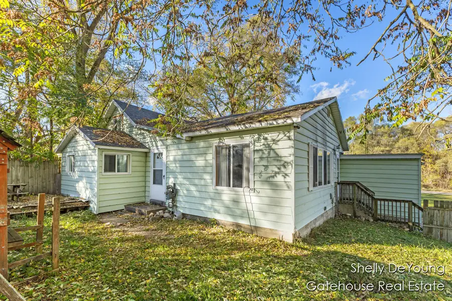 749 Moulton Street, Belding, MI 48809 - Image #2