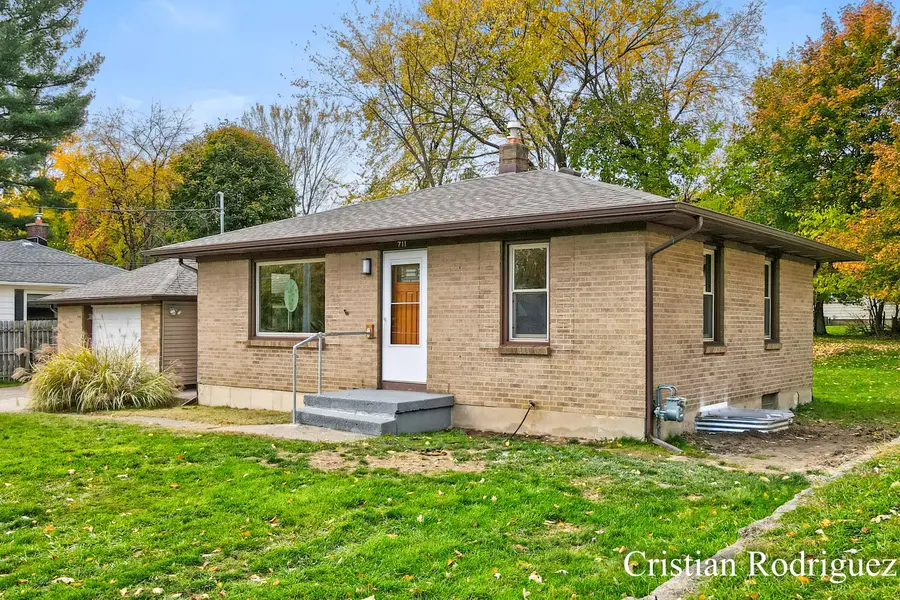 711 Fairfield Avenue Nw, Grand Rapids, MI 49504 - Image #2