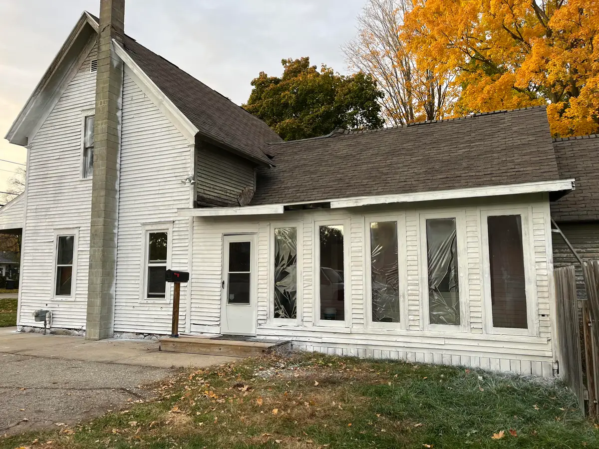 417 S Center Street, Hartford, MI 49057 - Image #1