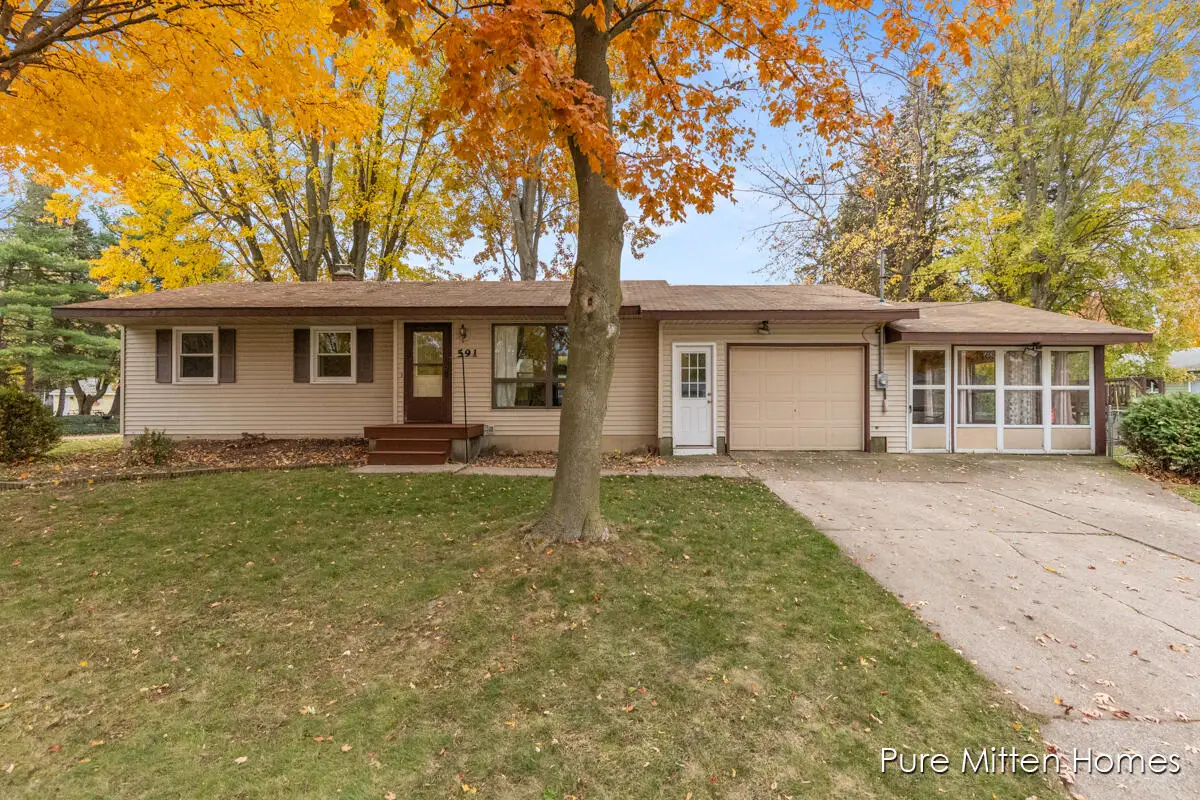 591 Fairway Drive Nw, Grand Rapids, MI 49534 - Image #1