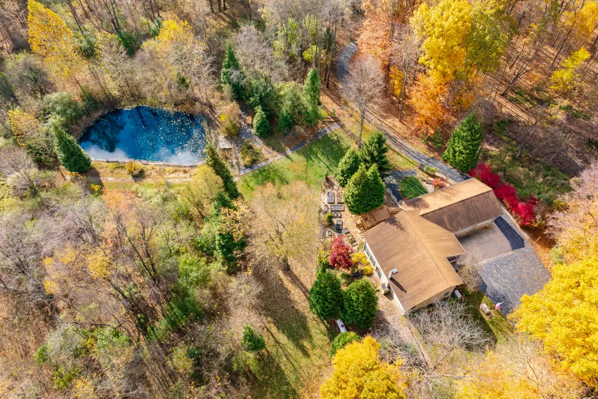 10816 E Xy Avenue, Vicksburg, MI 49097 - Image #1