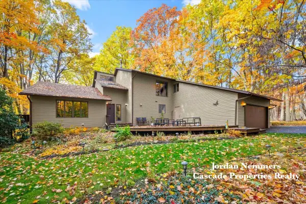 6030 Champagne Court Se, Grand Rapids, MI 49546