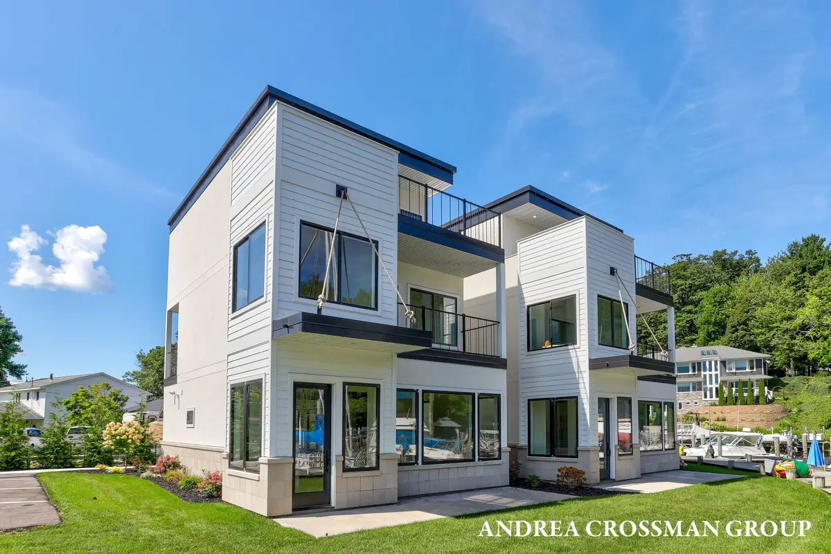 1 Bailey Avenue #2, South Haven, MI 49090 - Image #1