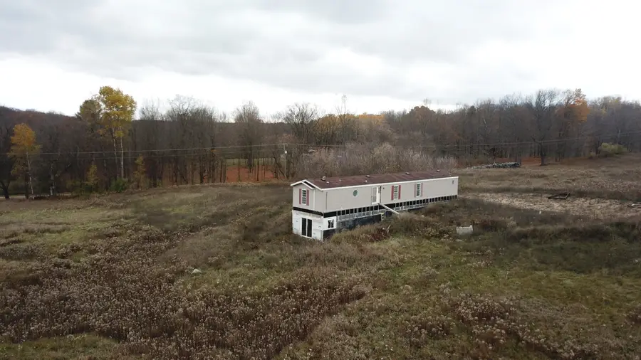 14220 N Beech Avenue, Reed City, MI 49677 - Image #2