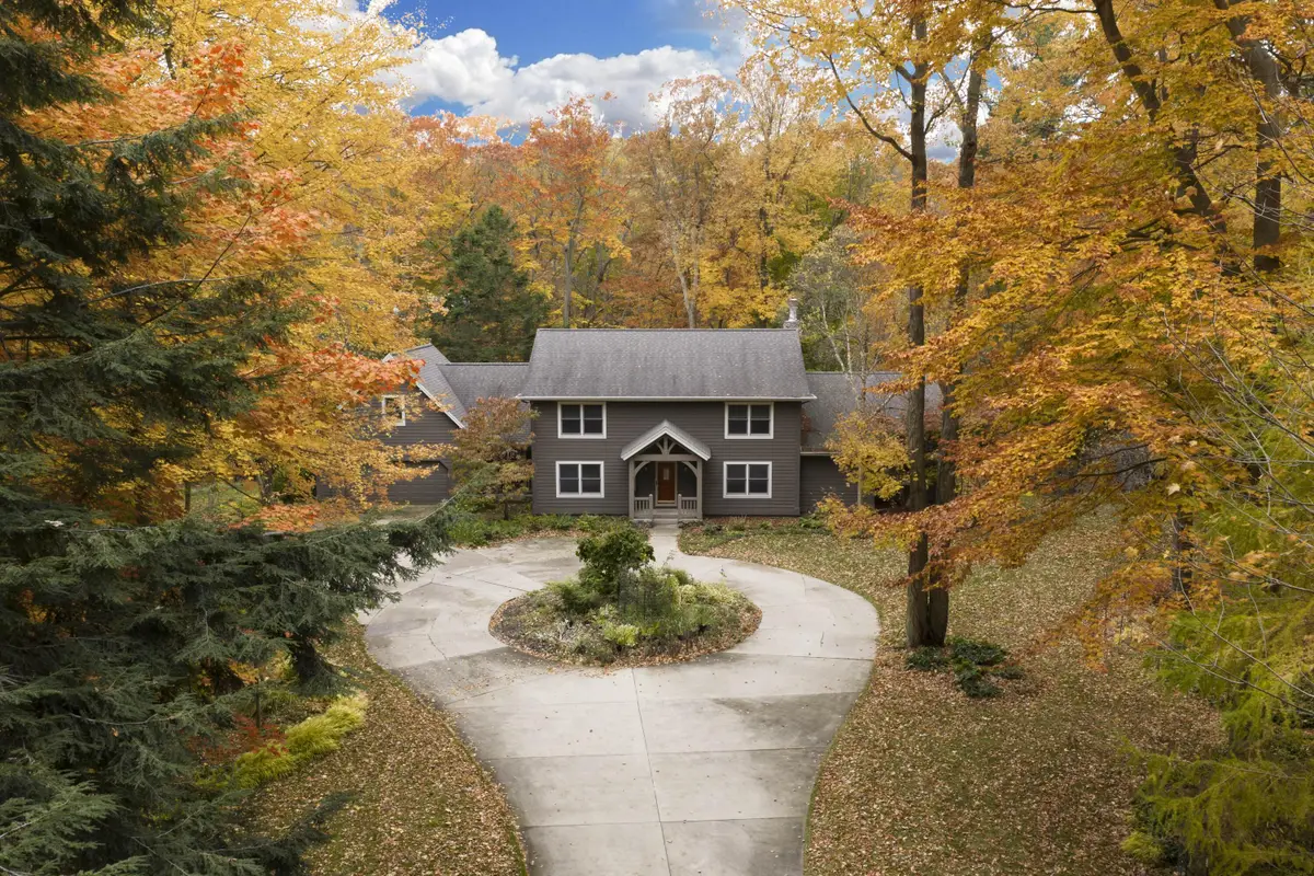 6142 Scenic Woods Circle N, Muskegon, MI 49445 - Image #1