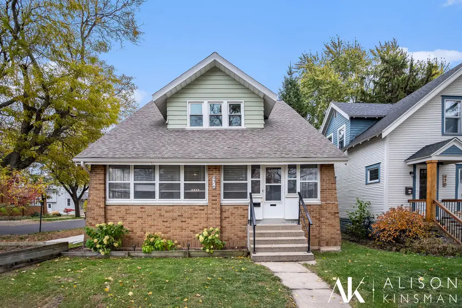 976 Lincoln Avenue Nw, Grand Rapids, MI 49504 - Image #2