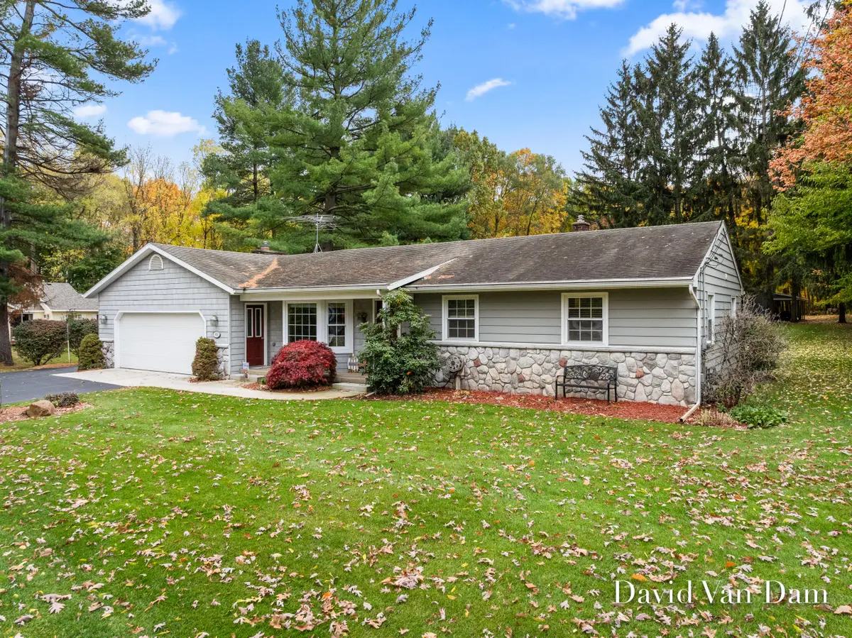 906 60th Street Sw, Byron Center, MI 49315 - Image #1