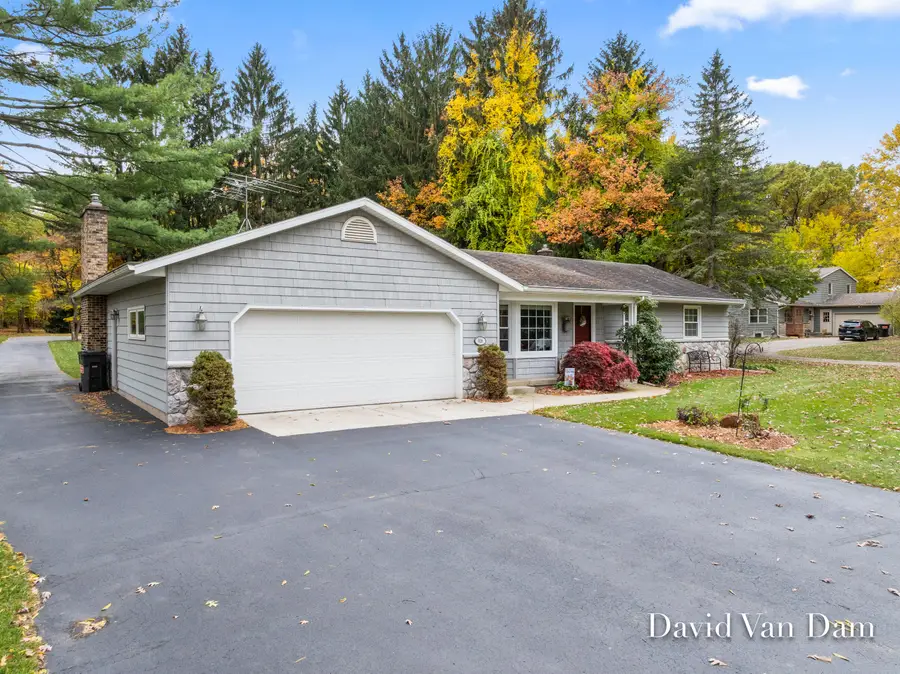 906 60th Street Sw, Byron Center, MI 49315 - Image #3
