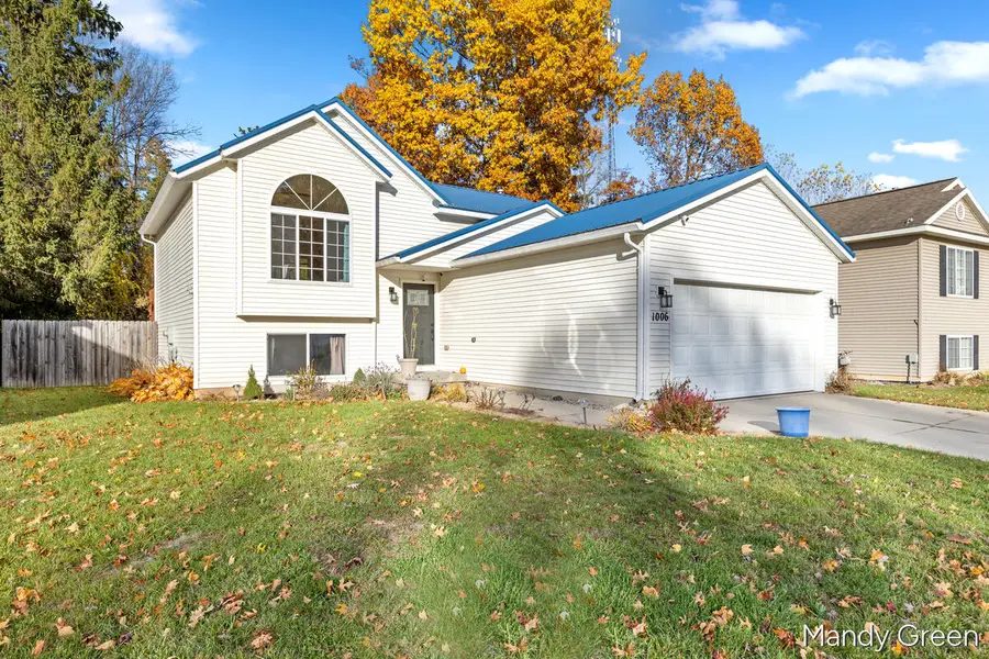 1006 Sprucewood Drive, Greenville, MI 48838 - Image #2