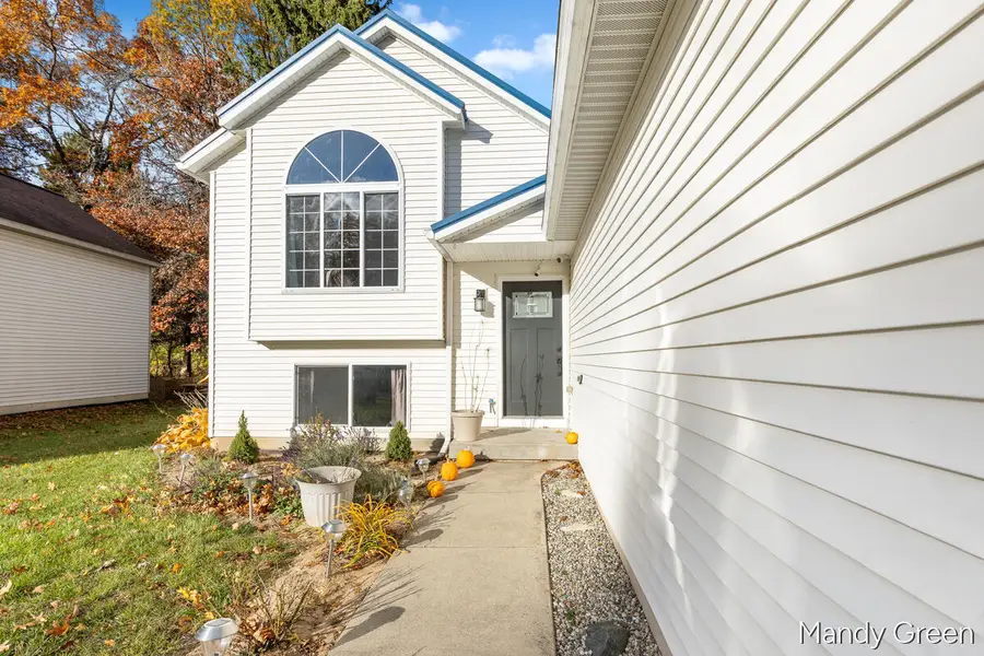 1006 Sprucewood Drive, Greenville, MI 48838 - Image #3