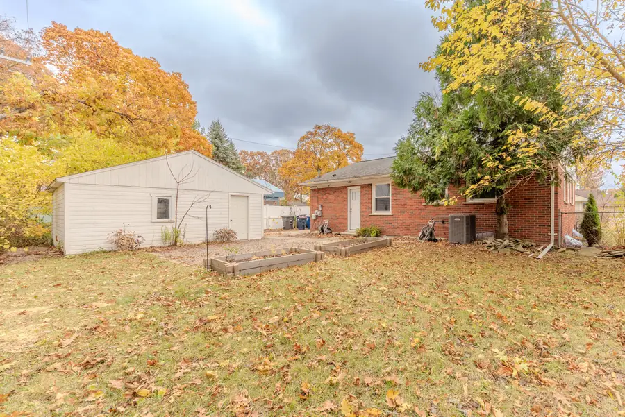 1836 Virnankay Circle, Ann Arbor, MI 48103 - Image #3